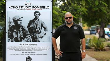 El artista cubano Alexis Leyva Kcho.