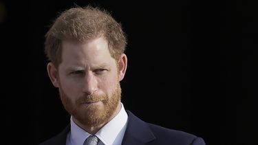 El príncipe Enrique llega a los jardines del Palacio de Buckingham en Londres, el 16 de enero de 2020. 