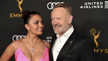 El actor brit&aacute;nico Jared Harris y su esposa Allegra Riggio en un evento en Beverly Hills, California.&nbsp;