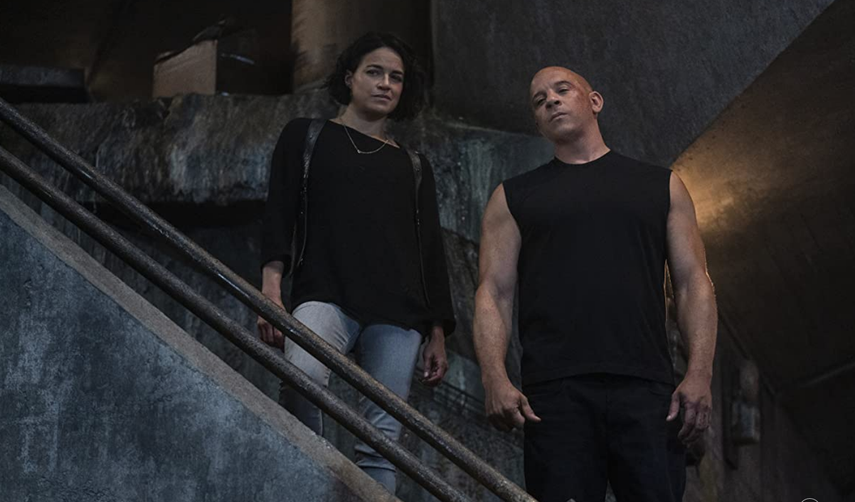 Michelle Rodríguez y Vin Diesel en una escena de F9: The Fast Saga, la novena entrega de la saga de acción que ha recaudado en su primer fin de semana de estreno 70 millones de dólares en los cines de Estados Unidos y Canadá.