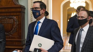 El secretario del Tesoro, Steven Mnuchin, presentó el martes una propuesta de 916.000 millones de dólares en ayuda económica.