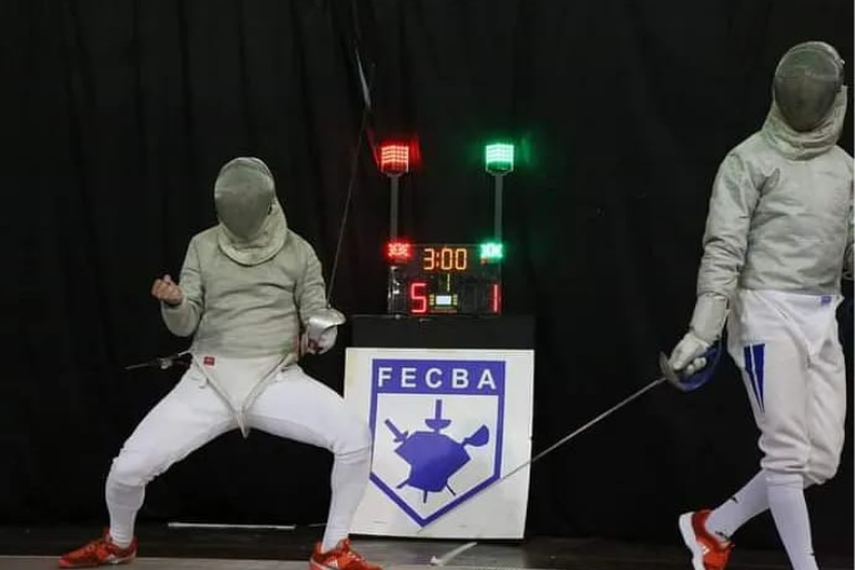El venezolano Eduardo Salgado llegó a Argentina para ser el mejor de Esgrima del país