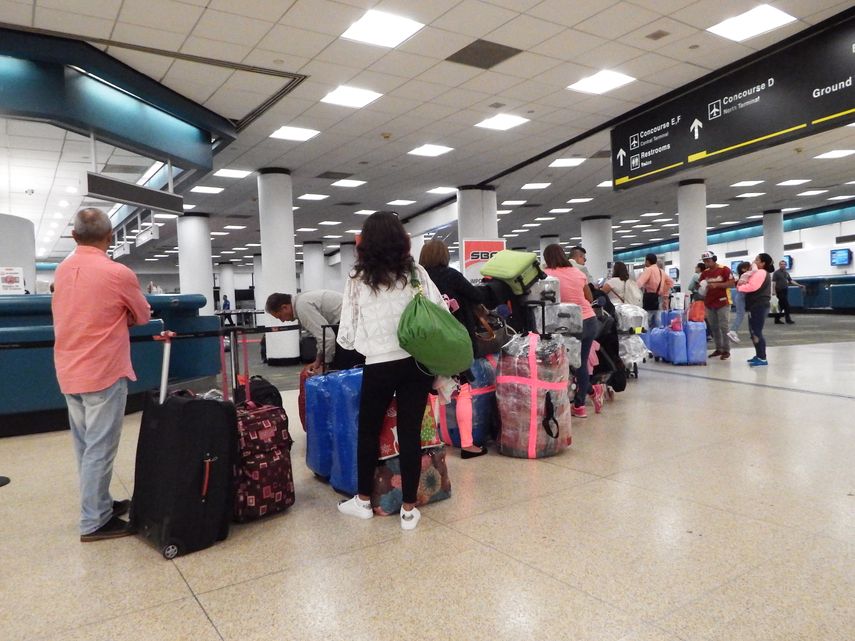 Millones de pasajeros transitan por el Aeropuerto Internacional de Miami cada año.