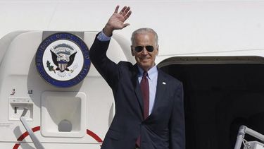 Vicepresidente estadounidense Joe Biden a su llegada a Kiev (Foto: EFE)