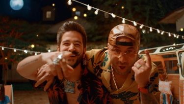 Imagen del video Buenos días, de Camilo y Wisin.&nbsp;