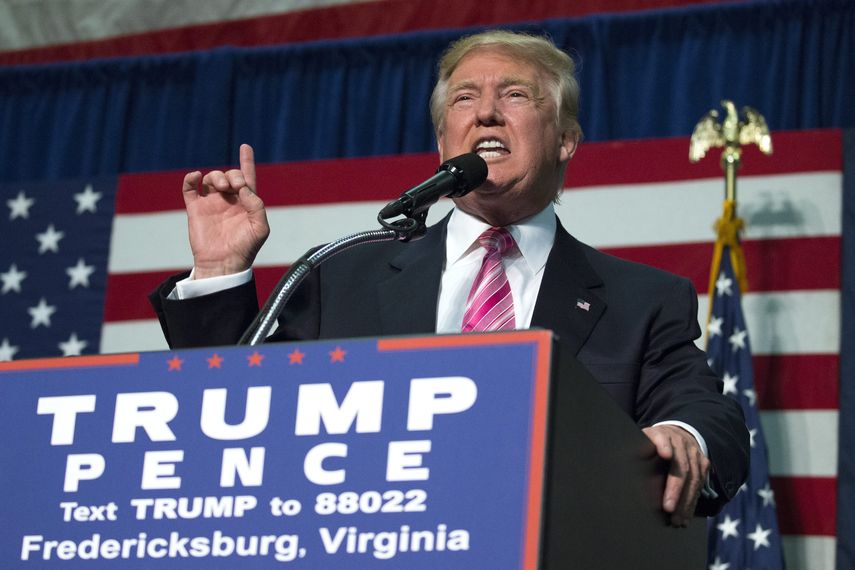 Varios sondeos nacionales sitúan a Trump hasta 60 puntos por debajo de la candidata demócrata a la Casa Blanca, Hillary Clinton, en intención de voto entre los hispanos