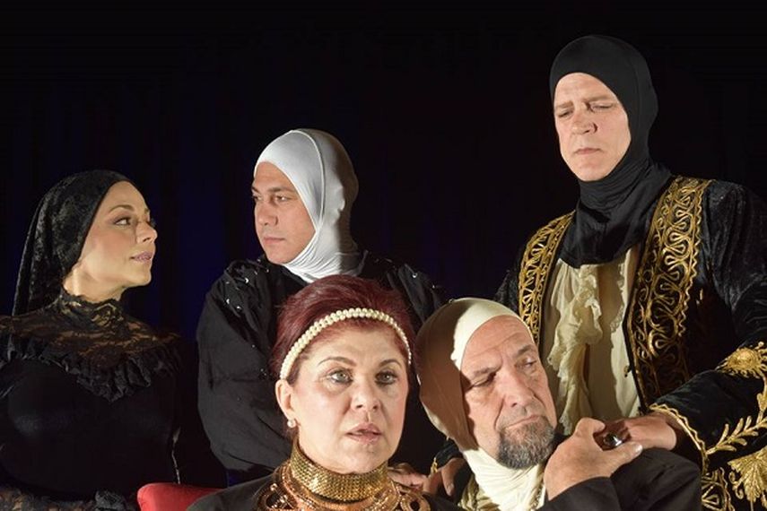 El elenco de la pieza El caso Hamlet, que se presenta en el Koubek Center de Miami  viernes y sábados a las 8:30 p.m., y los domingos a las 5 p.m. (RICHARD RODRÍGUEZ). 
