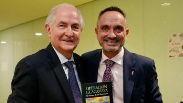 El exalcalde de Caracas Antonio Ledezma, presentó su lbro Operación Guacamaya y el retorno de los desterrados en Móstoles, España El exalcalde de Caracas Antonio Ledezma, presentó su lbro Operación Guacamaya y el retorno de los desterrados en Móstoles, España