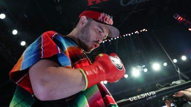 El mexicano Julio César Chávez Jr. sube al ring antes de su pelea de peso crucero contra el estadounidense Jake Paul en el Honda Center de Anaheim, California, el 28 de junio de 2025. El mexicano Julio César Chávez Jr. sube al ring antes de su pelea de peso crucero contra el estadounidense Jake Paul en el Honda Center de Anaheim, California, el 28 de junio de 2025.
