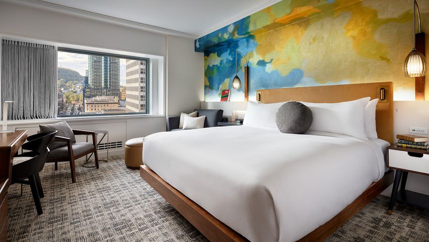Fairmont View Room, The Queen Elizabeth Hotel, Montreal
