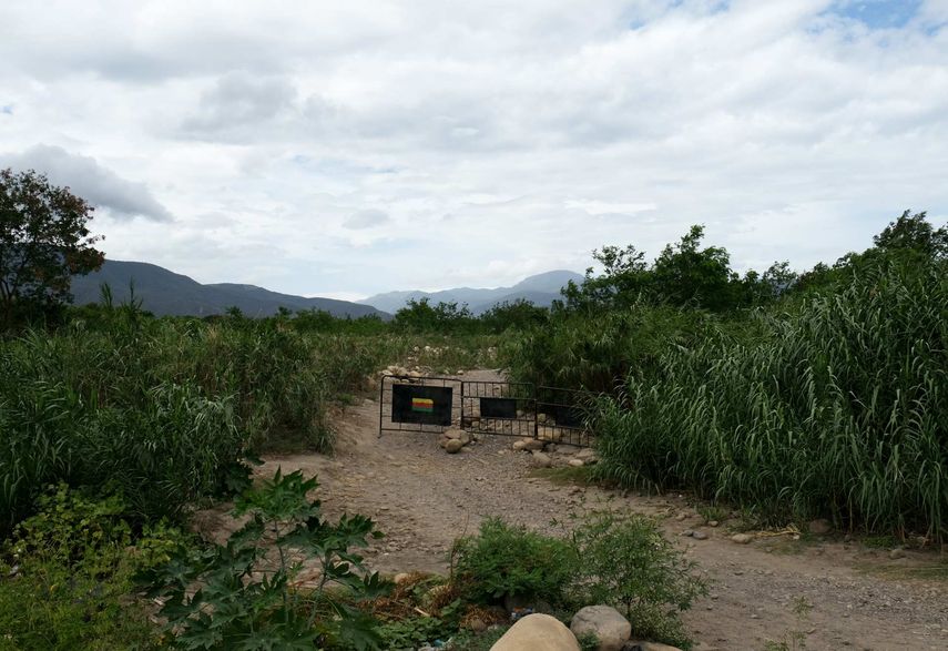 Venezolanos muertos en la frontera: cuerpos de nadie, un reportaje de Tania Tapia J&aacute;uregui con fotos de&nbsp;Ferley Ospina.&nbsp;