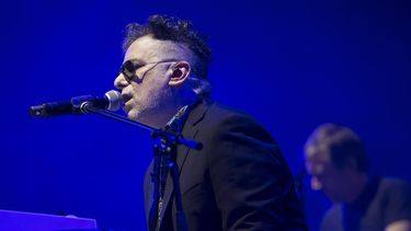 El músico argentino Andrés Calamaro durante su concierto en el festival Vive Latino en la Ciudad de México el 15 de marzo de 2020.&nbsp; 