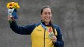 La colombiana Mariana Pajón posa con su medalla de plata tras la final de BMX, el viernes 30 de julio de 2021, en Tokio. La colombiana Mariana Pajón posa con su medalla de plata tras la final de BMX, el viernes 30 de julio de 2021, en Tokio.