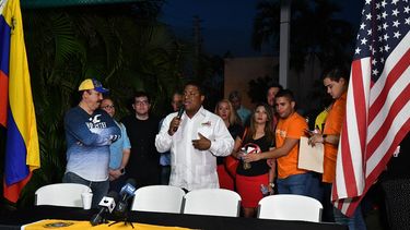 José Colina, presidente de la Organización de Venezolanos Perseguidos Políticos en el Exilio, VEPPEX, habla en un acto de exiliados venezolanos en apoyo al presidente encargado, Juan Guaidó.