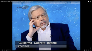 El escritor cubano Guillermo Cabrera Infante en una entrevista en el programa A fondo, de la televisión canaria.&nbsp;