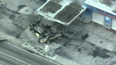 El vehículo involucrado en el accidente quedó totalmente destruido y sus restos permanecieron hasta la mañana de este martes.