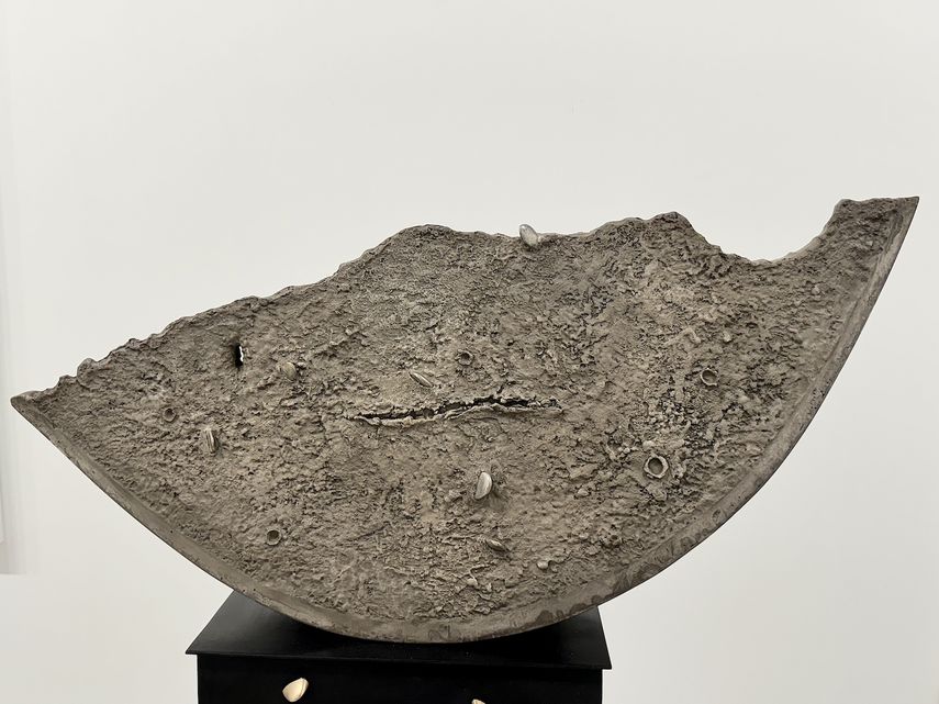 Una de las esculturas en la exposición de Julio Larraz.&nbsp;