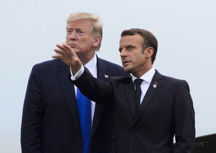 Los presidente de Estados Unidos y de Francia, Donald Trump y Emmanuel Macron, conversan durante la Cumbre del G7, en Francia