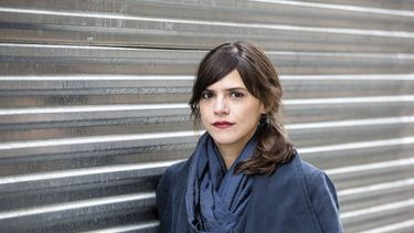 En esta imagen sin fecha proporcionada por Vintage Espa&ntilde;ol, la escritora mexicana Valeria Luiselli, autora de Desierto sonoro (Lost Children Archive).