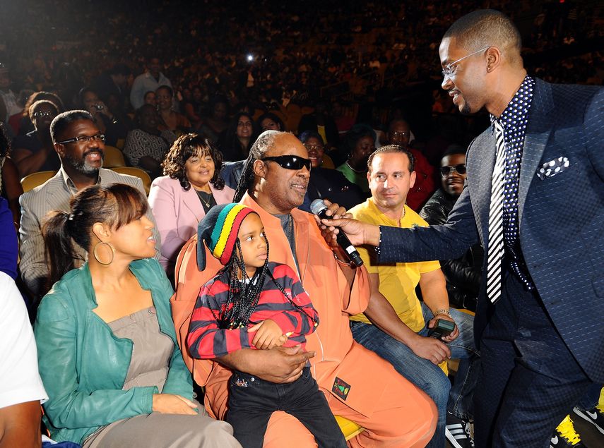 Stevie Wonder, Tomeeka Bracy, y uno de sus hijos, Mandla Morris.&nbsp;