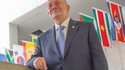 El presidente emérito de Miami Dade College, Eduardo Padrón, doctor en Economía. El presidente emérito de Miami Dade College, Eduardo Padrón, doctor en Economía.