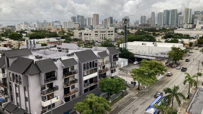 Vista parcial de Miami-Dade, con edificios de condominios.
