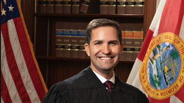 El juez John D. Couriel fue elegido como nuevo presidente de la Corte Suprema de Florida.
