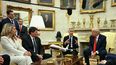 El presidente de Estados Unidos, Donald Trump, se reúne con el primer ministro canadiense, Mark Carney, en la Oficina Oval de la Casa Blanca en Washington, D.C., el 6 de mayo de 2025.
