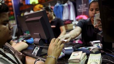 El sector industrial no escapa a los problemas de infraestructura que arrastra Venezuela donde el&nbsp;poder adquisitivo de los consumidores se ha contraído notablemente como consecuencia de la inflación.