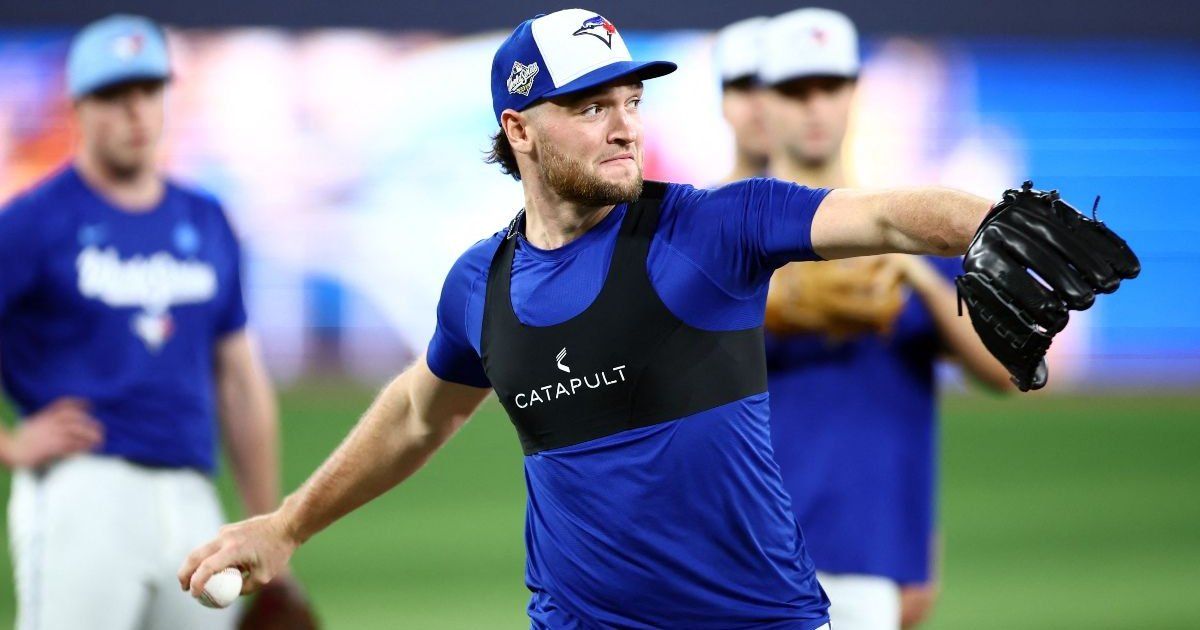 Toronto apuesta por un lanzador novato en su primer juego de Serie Mundial en 32 años