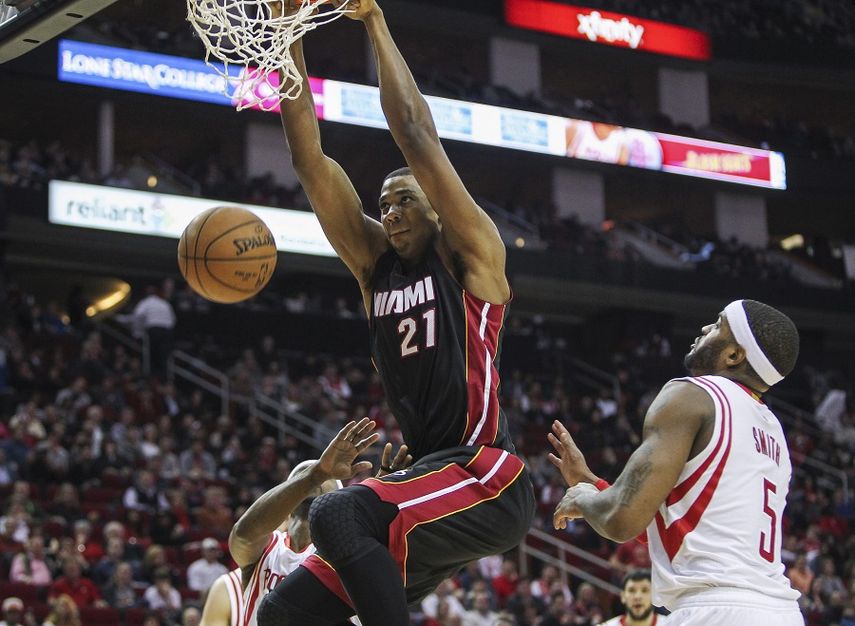 El desempeño de Hassan Whiteside en esta campaña es de los mejores entre los de su posición. (ARCHIVO)