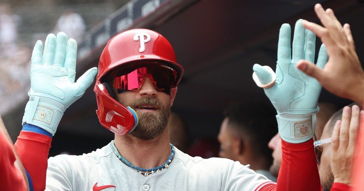 Bryce Harper enfrenta a Rob Manfred: “Sal de nuestro vestuario” por debate sobre límite salarial en MLB