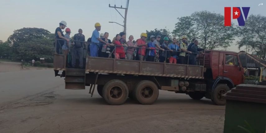 Captura de pantalla del documental realizado por Palanque Visión que relata el traslado de los trabajadores hacia las minas.&nbsp;
