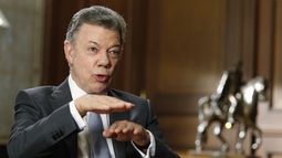 Fotografía de archivo del 25 de junio de 2018 de Juan Manuel Santos, entonces presidente de Colombia, en el Palacio Presidencial, en Bogotá.