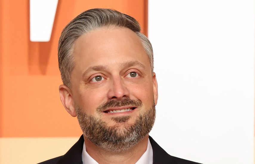 El comediante estadounidense Nate Bargatze asiste a la fiesta de los Óscar de Vanity Fair 2025, presentada por Radhika Jones, en el Centro Wallis Annenberg para las Artes Escénicas, el 2 de marzo de 2025 en Beverly Hills, California.