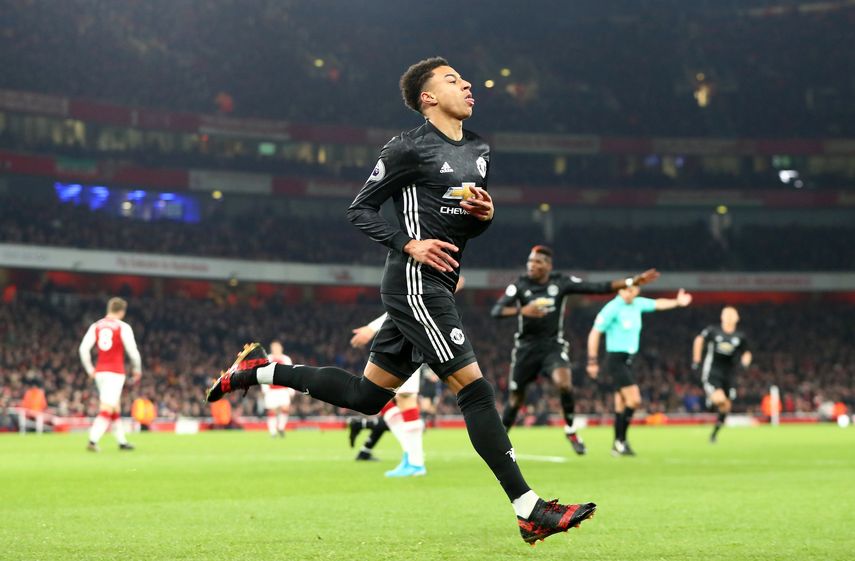 Jessie Lingard celebra luego de anotar uno de sus dos goles en el&nbsp;Emirates Stadium.&nbsp;