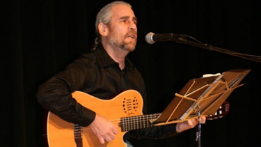 El cantautor Mike Porcel, durante un concierto. 