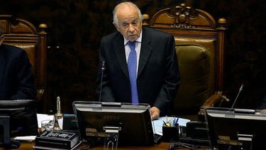 Andrés Zaldívar Larraín, presidente del Senado chileno, es investigado por la Justicia