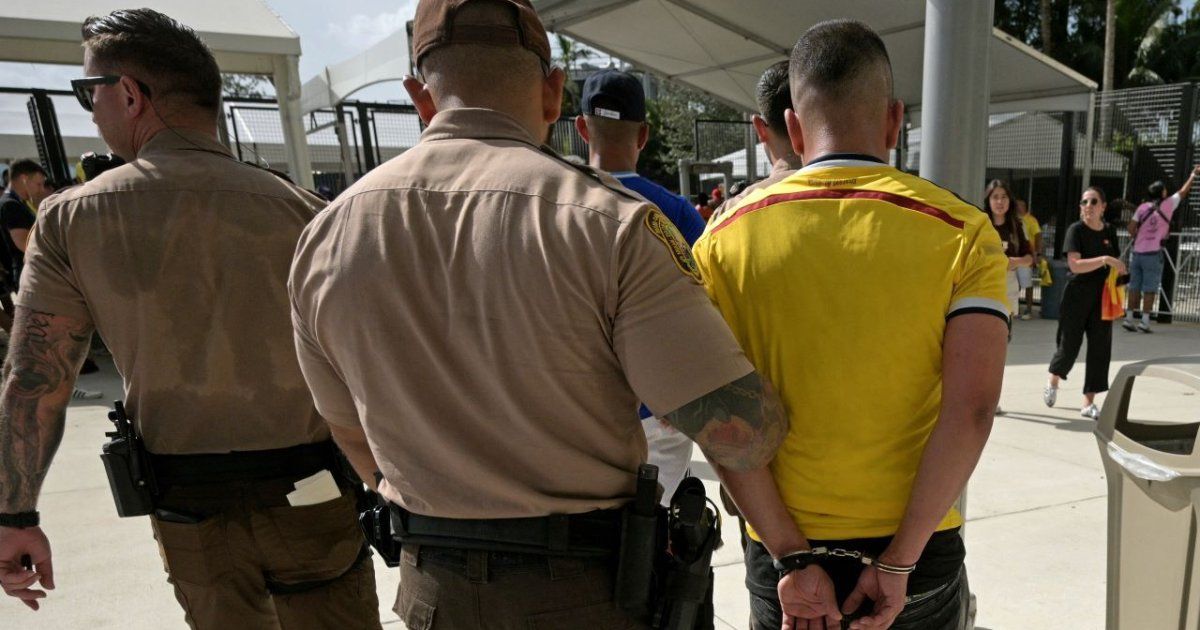 DeSantis firma ley contra intrusos en grandes eventos de cara a la Copa Mundial de Fútbol