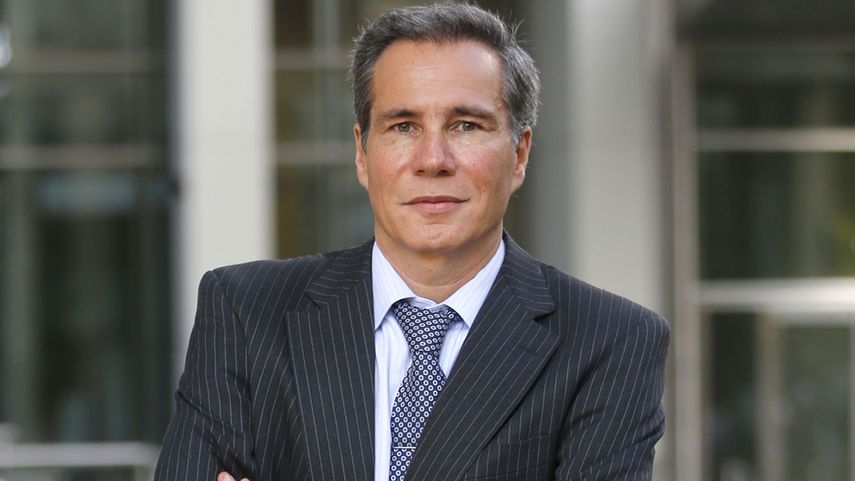 Nisman fue hallado muerto en su casa con un tiro en la cabeza, cuatro días después de denunciar a la entonces presidenta, Cristina Fernández (2007-2015), por supuesto encubrimiento de los iraníes.