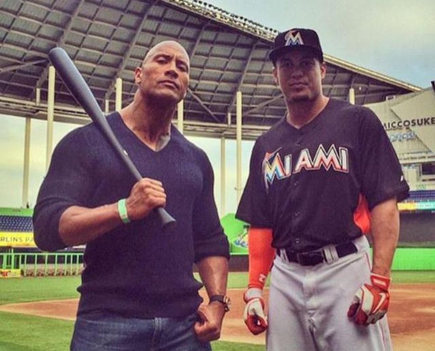 Johnson compartió una foto junto a Stanton en su cuenta de Instagram.