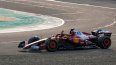 El piloto británico Lewis Hamilton, de Ferrari, prueba el F1 Ferrari SF-25 durante una sesión de prácticas, el 19 de febrero de 2025.