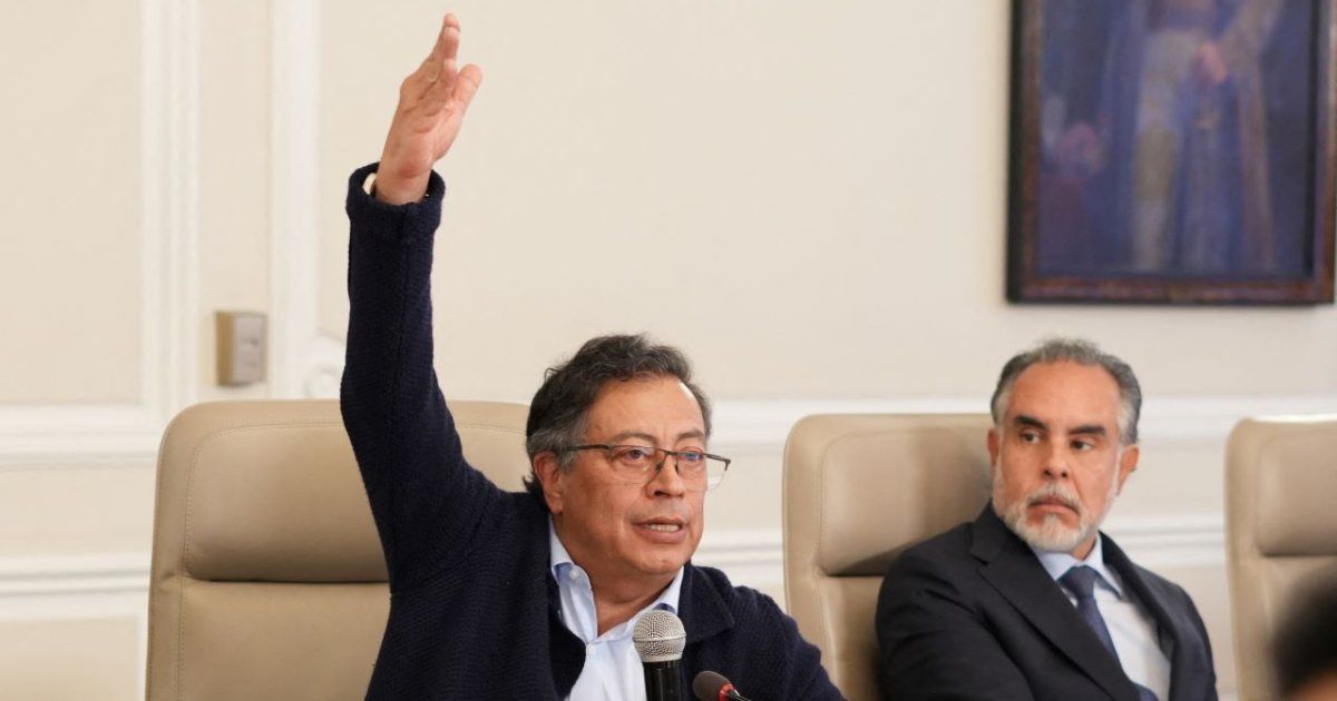 Gobierno de Petro admite que su política de paz “no ha salido bien” y armados se fortalecen