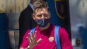 En esta foto del 13 de agosto de 2020, el delantero argentino Lionel Messi del Barcelona llega al hotel del club en Lisboa. En esta foto del 13 de agosto de 2020, el delantero argentino Lionel Messi del Barcelona llega al hotel del club en Lisboa.
