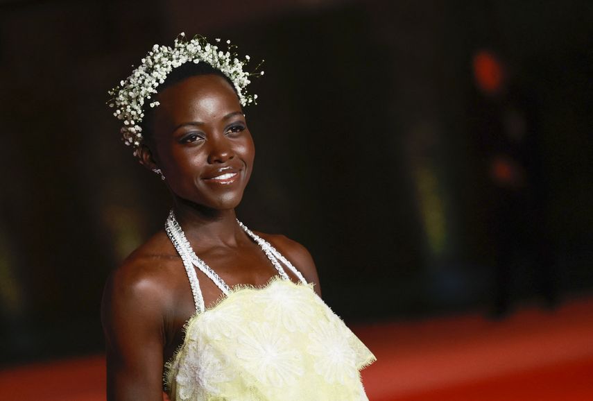 La actriz keniano-mexicana Lupita Nyongo asiste a la tercera Gala Anual del Museo de la Academia en el Museo de la Academia de Imágenes en Movimiento en Los Ángeles, el 3 de diciembre de 2023. &nbsp;