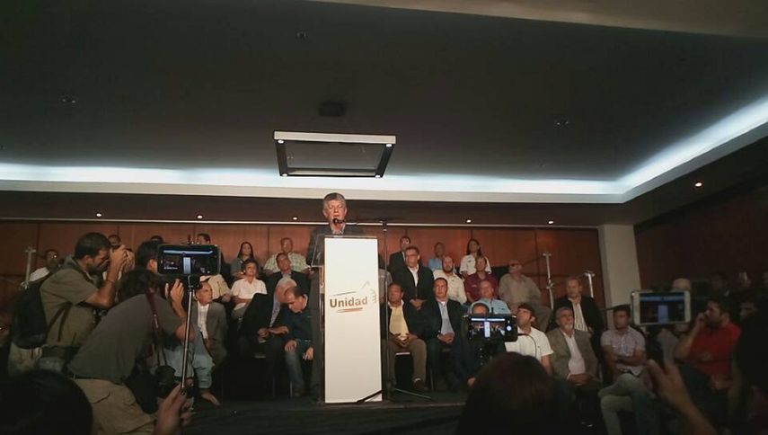 El diputado Henry Ramos Allup fue el encargado de dar a conocer el acuerdo de gobernabilidad entre partidos de la MUD