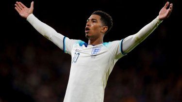 El volante inglés Jude Bellingham tras marcar el segundo gol en el partido amistoso contra Escocia, el martes 12 de septiembre de 2023, en Glasgow.&nbsp;