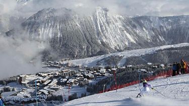 avalancha en los alpes franceses dejan al menos cuatro esquiadores muertos