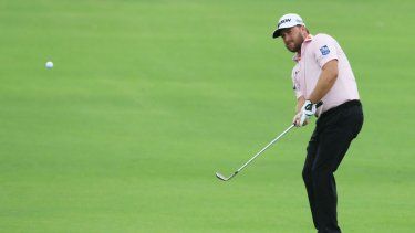 Una fotografía tomada el 12 de enero de 2020 muestra a Graeme McDowell en acción durante la ronda final del Sony Open en Hawái.&nbsp;