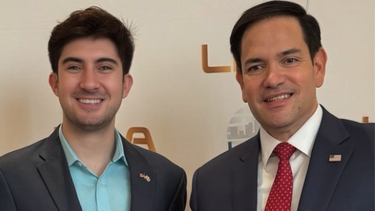 Kevin Cooper junto a senador Marco Rubio.&nbsp;